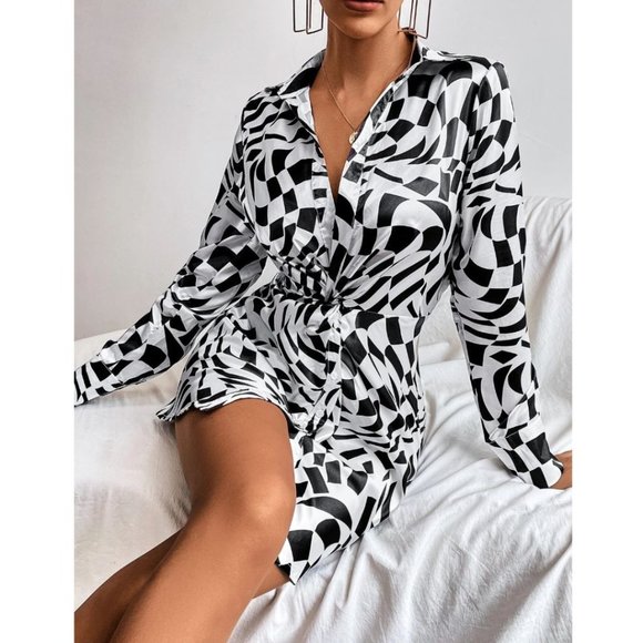Black And White Geo Print Twist Front Shirt Dress - Picture 2 of 8